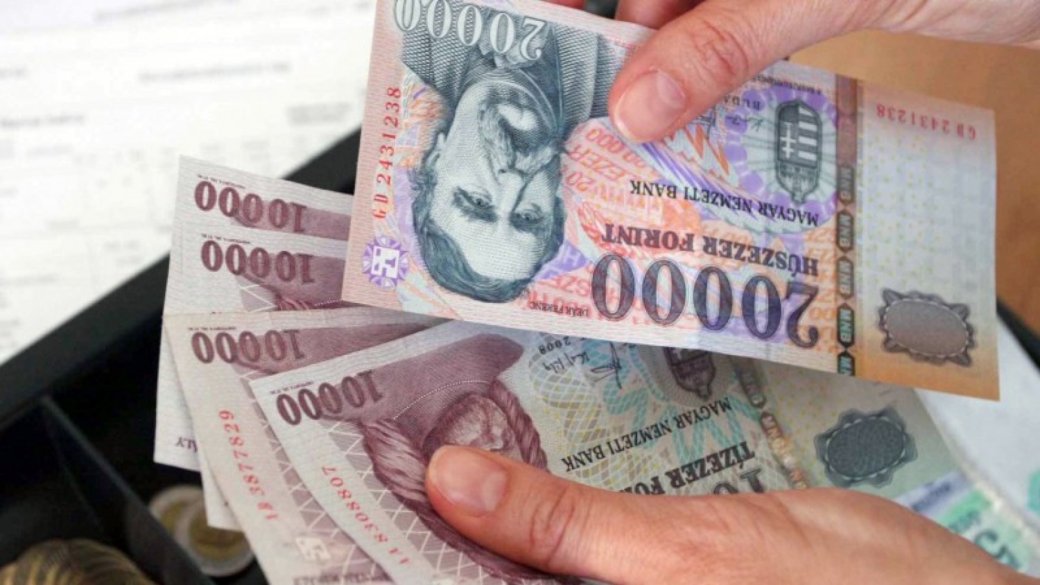 Akár 100 ezer forint plusz pénzt is kaphatnak a nyugdíjasok idén ősszel